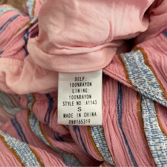 Day & Moon V Neck Smocked Striped Mini Dress Romper Size Small - Picture 4 of 5